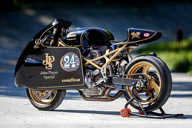 09_06_2017_MIlano_Cafe_Racers_Ducati_Monster_900_sprint_racer_nitrous_drag_bike_Pipeburn_05.jpg