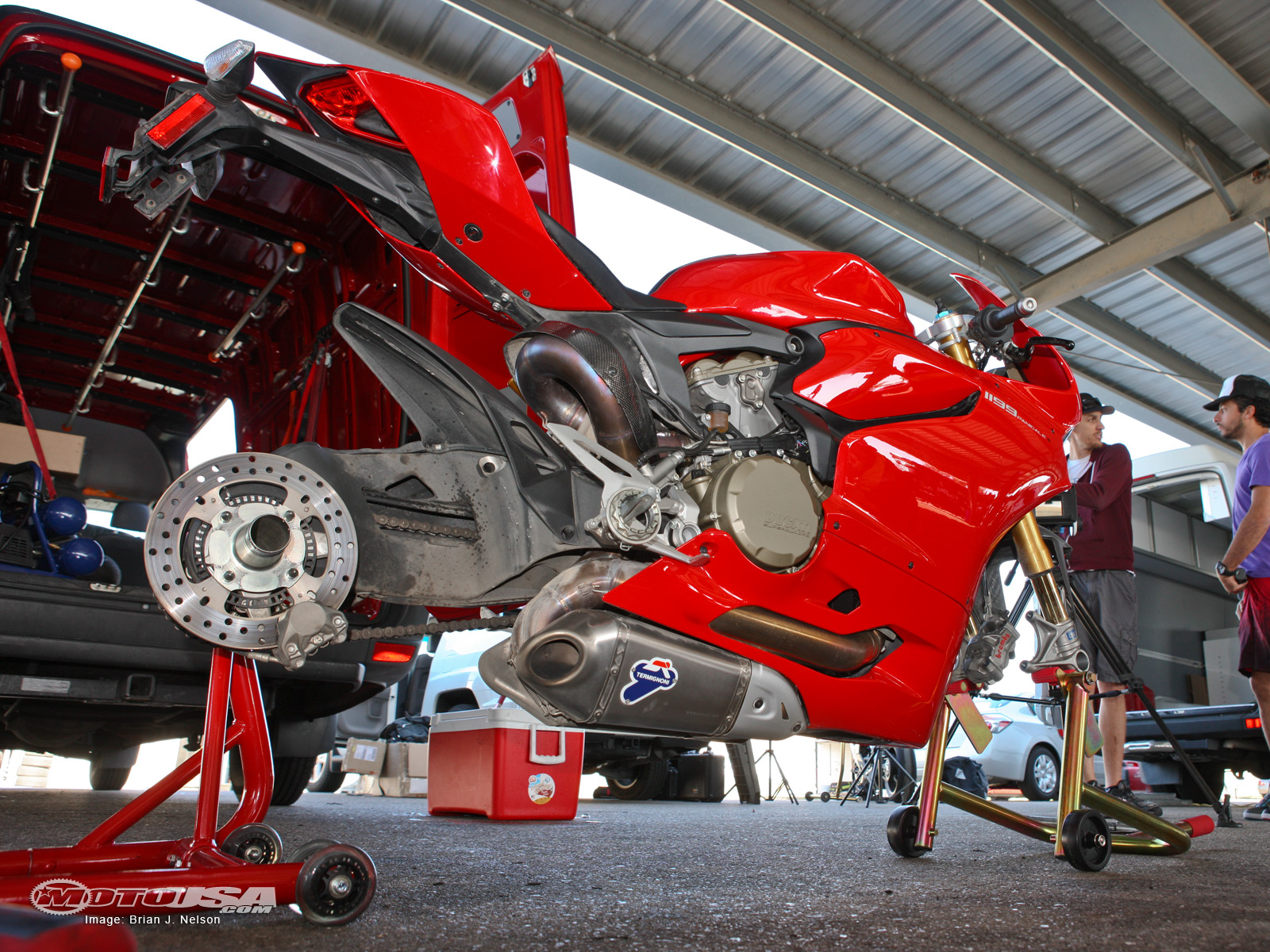 12_sbk_ducati-02.jpg