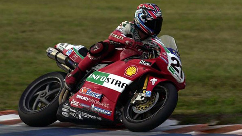 2001-Troy-Bayliss-Ducati-996-R-Superbike4.jpg