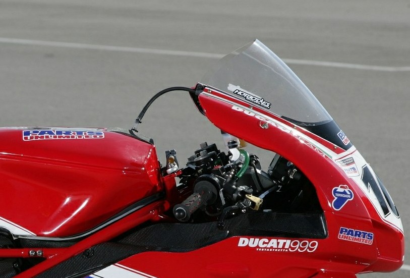 2006-ducati-999-rs-ama-sbk-hodgson-8(1)~2.jpg