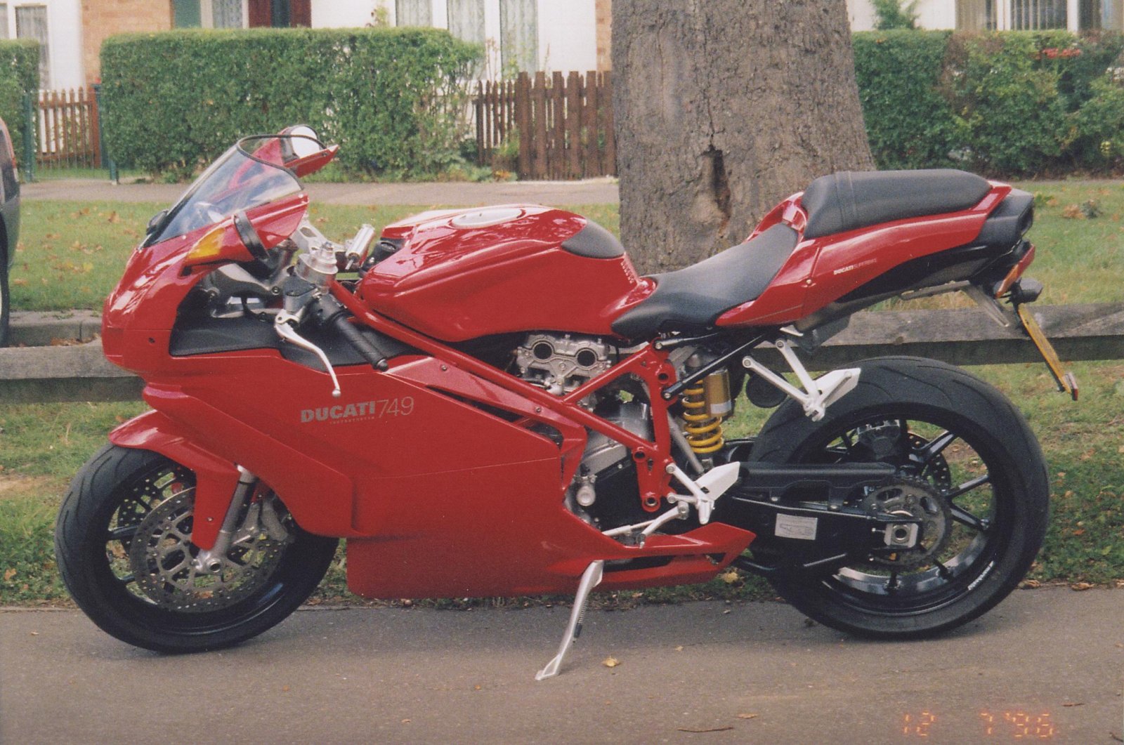 2007-08-01 Ducati 749 red Demo.jpg