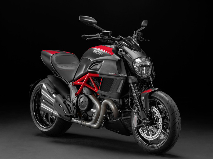 2015-Ducati-Diavel-Carbon6-696x521.jpg