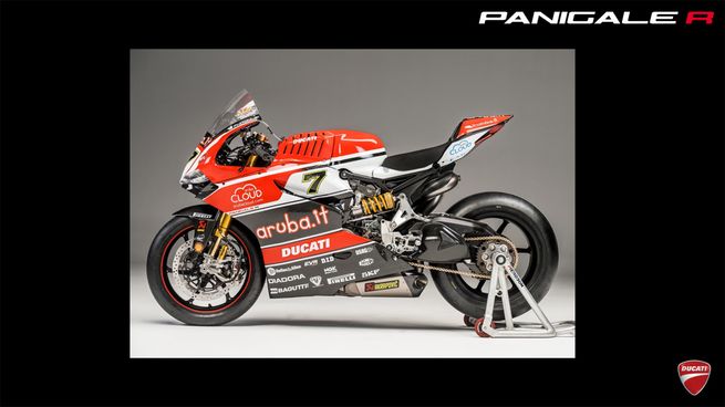 2015-ducati-panigale-r-superbike-presentation-6.jpg