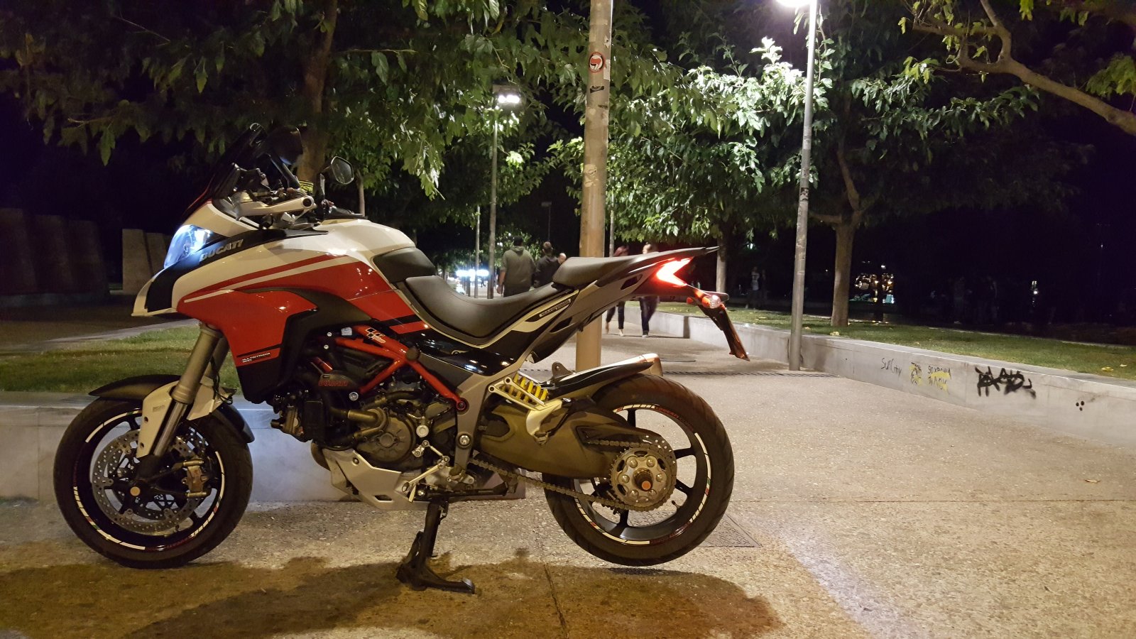 20160928_214642[1].jpg