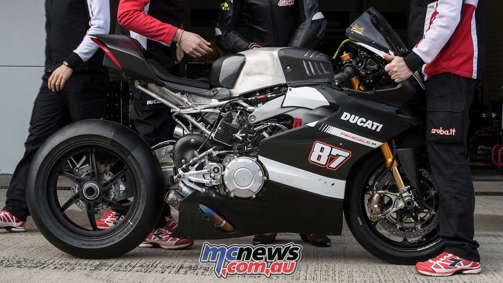 2018-WorldSBK-Test-Jerez-Day2-GeeBee-Lorenzo-Zanetti-Ducati-V4-R-3.jpg