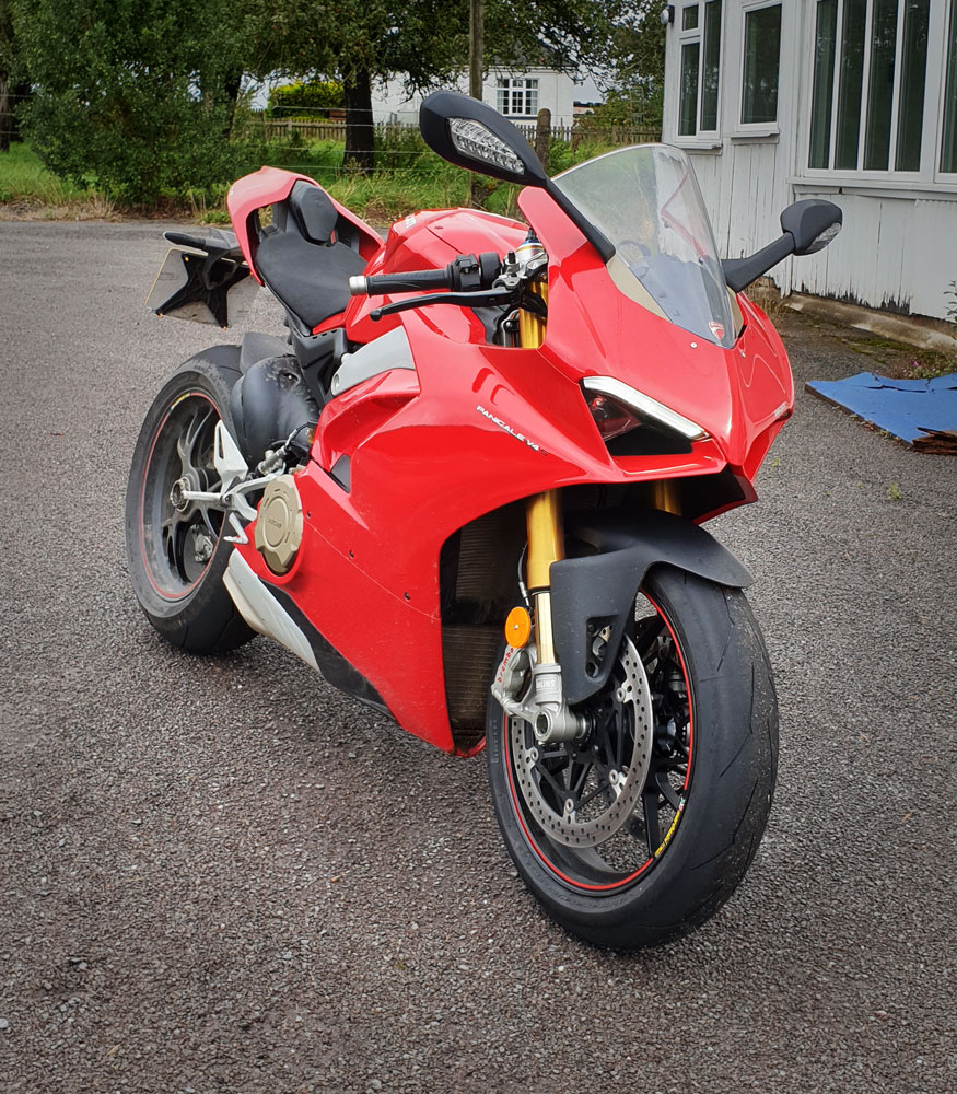 20190925_panigale-v4s_03.jpg