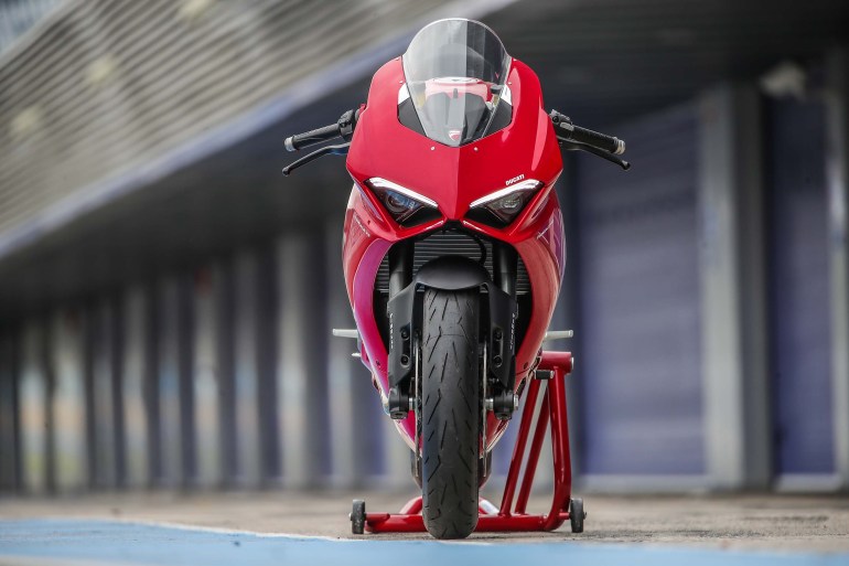 2020-Ducati-Panigale-V2-Jerez-launch-17.jpg