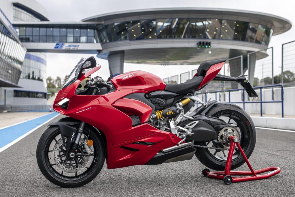2020-Ducati-Panigale-V2-Test-Jerez-supersport-motorcycle-16-1024x683.jpg