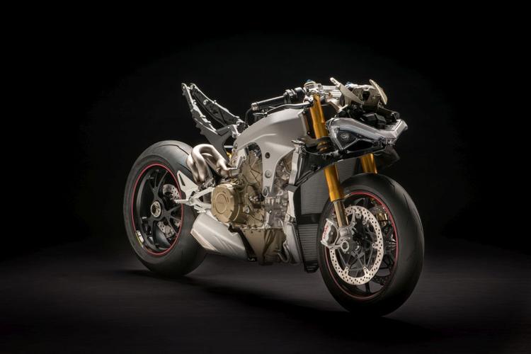 440459_5123_big_03 PANIGALE V4.jpg