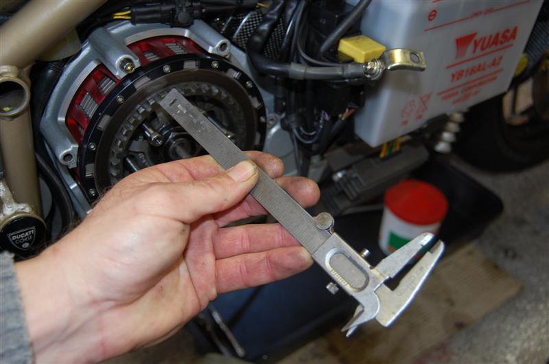 4mm from last steel plate to outer edge of splined hub..JPG