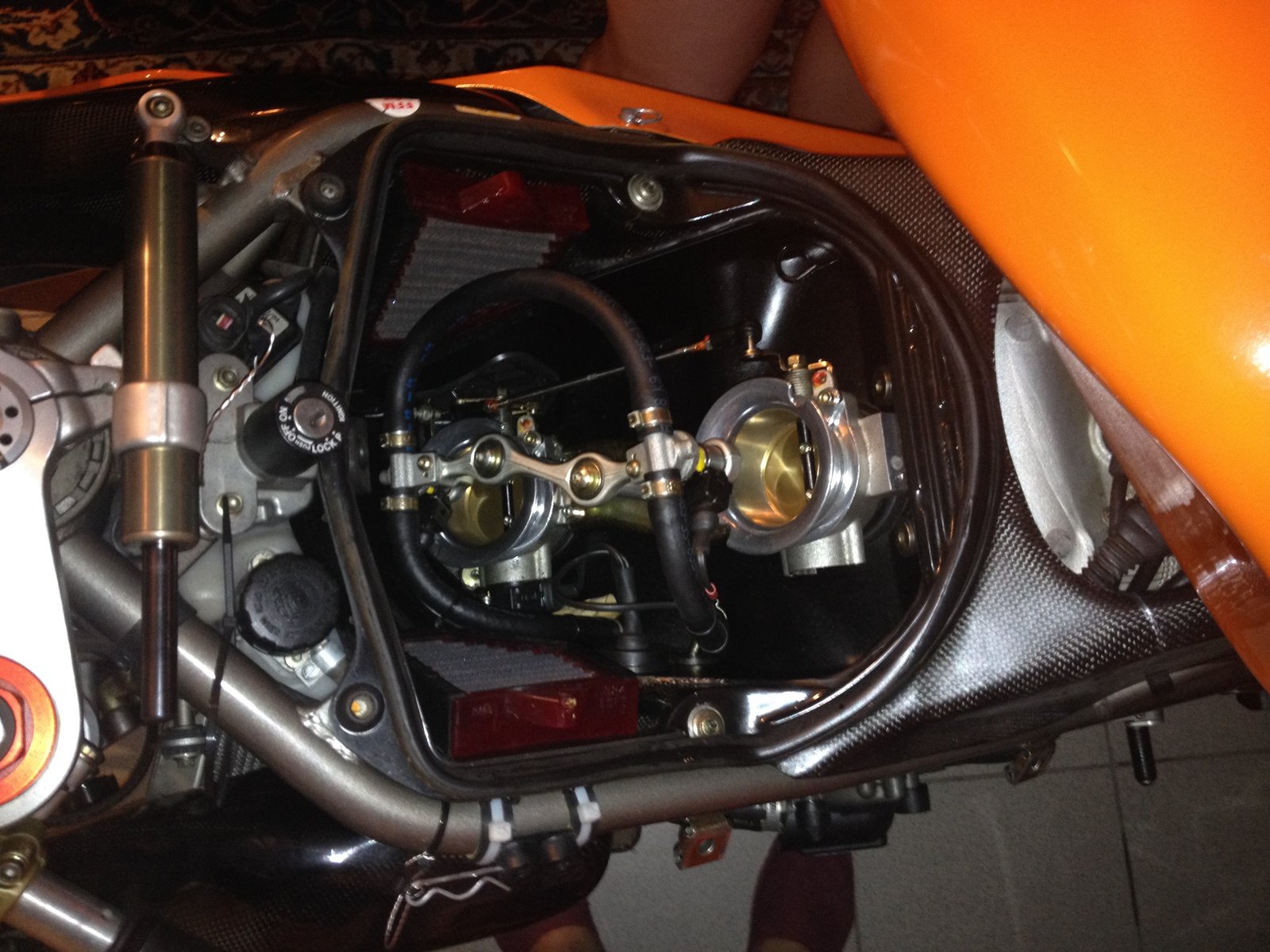 748R airbox.jpg