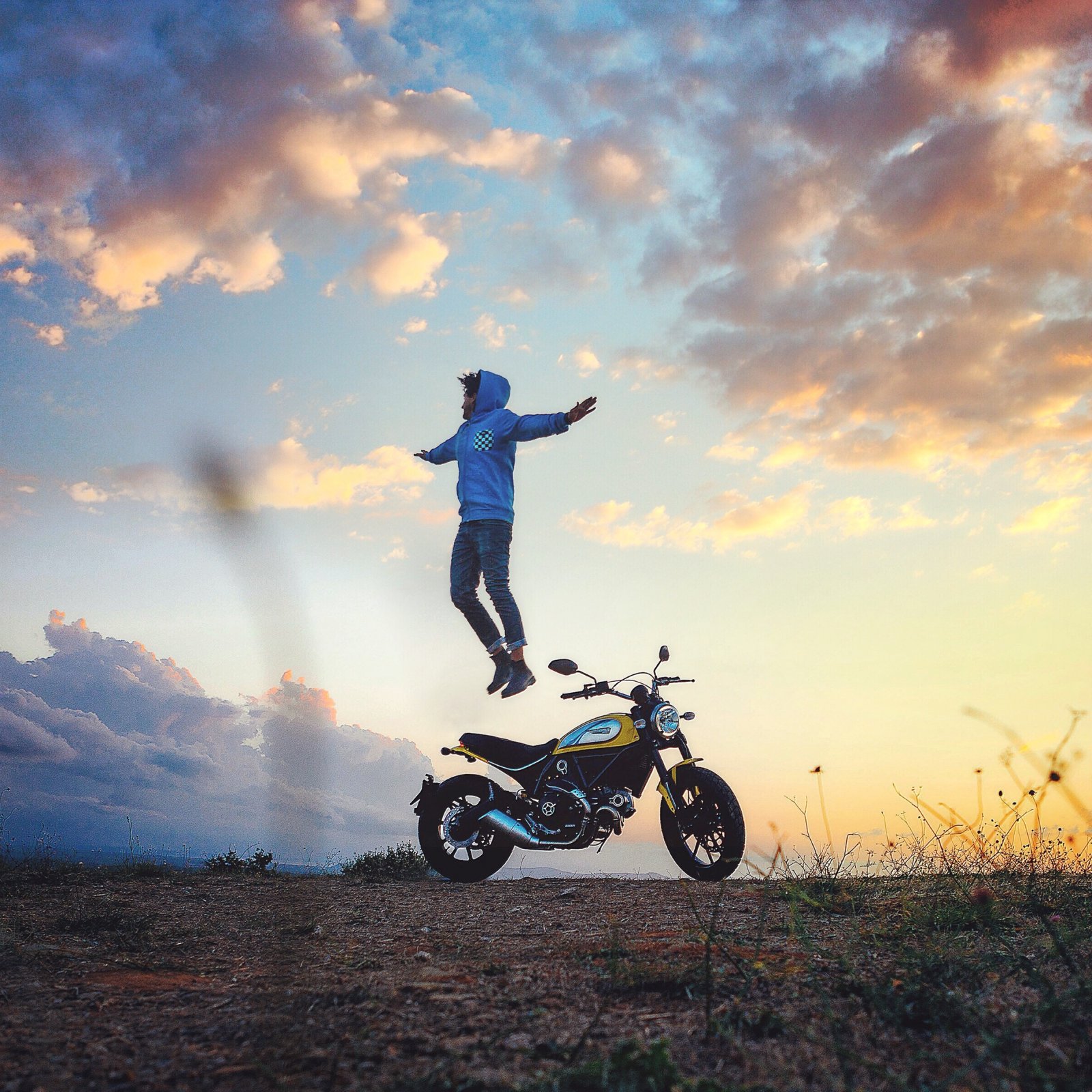 8-32 DUCATI SCRAMBLER.JPG