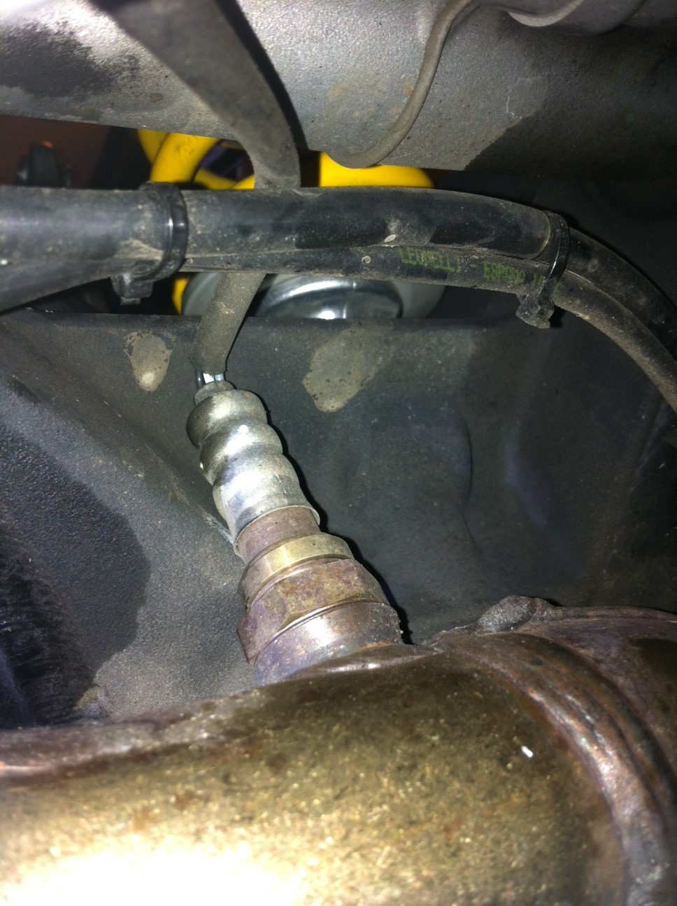 848 lambda sensor hitting swing arm.JPG
