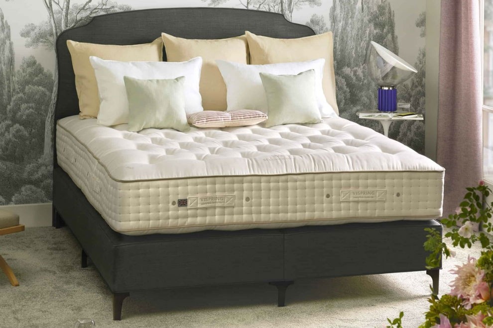 990x660-magnificence-best-bed-shot-1.jpg