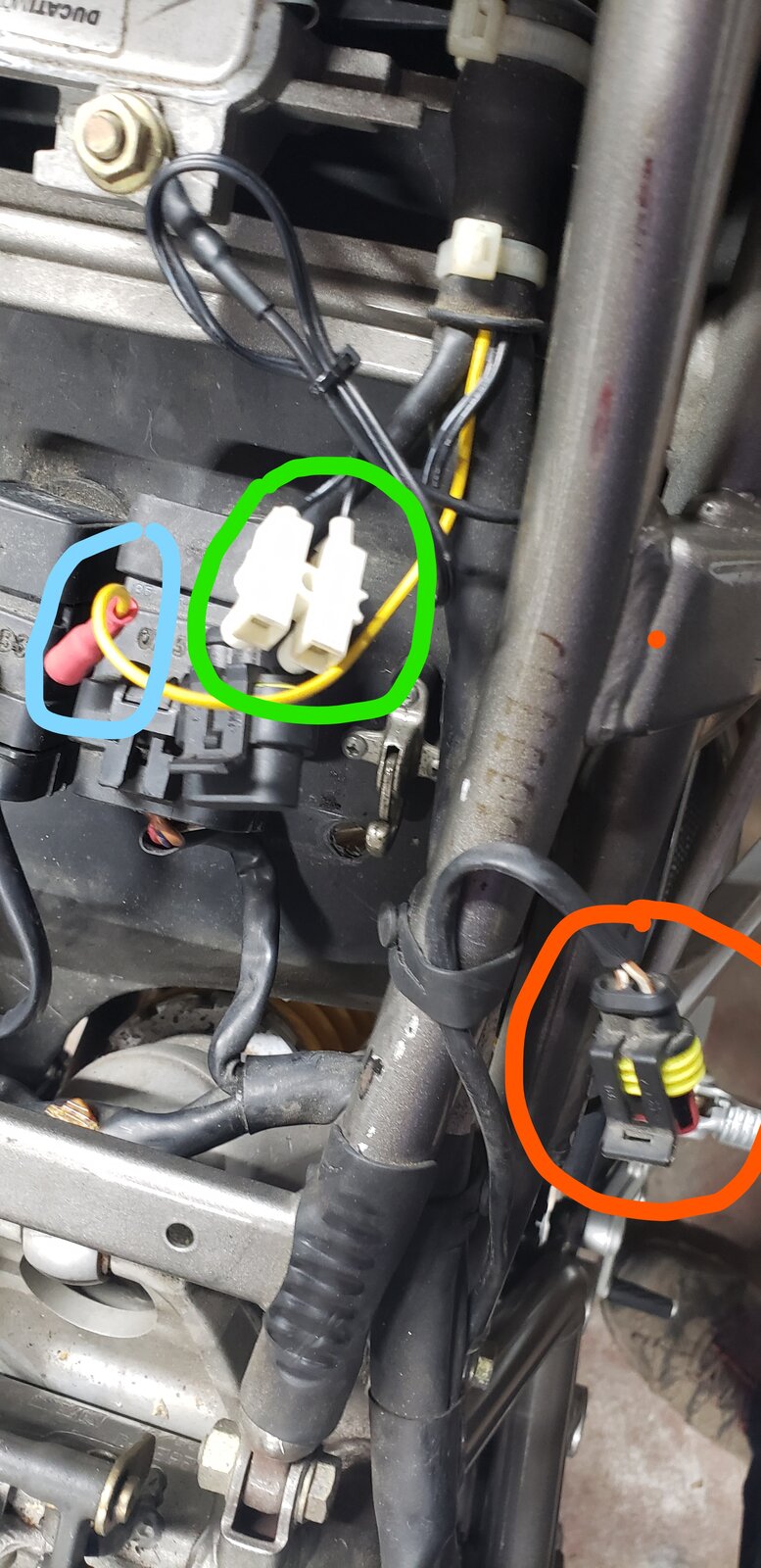 996 underseat.jpg