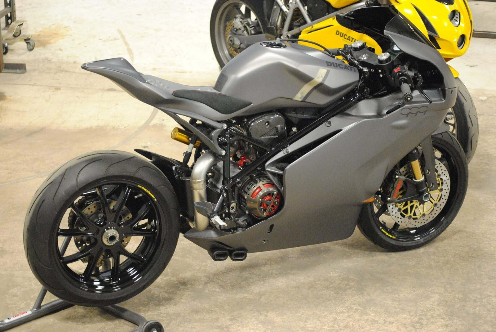 arete-americana-ducati-999-cf-31.jpg