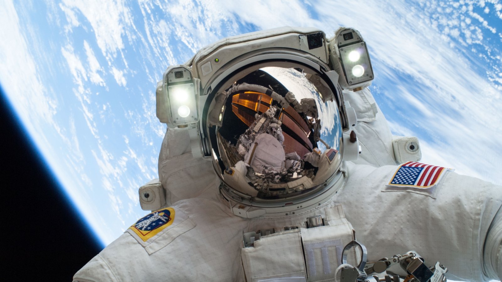 Astronaut_Mike_Hopkins_on_Dec._24_Spacewalk.jpg
