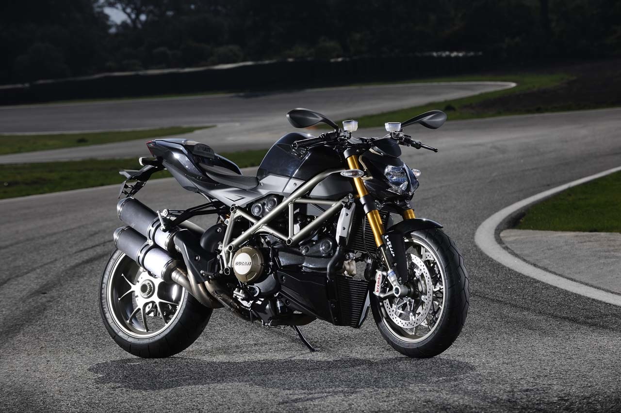 big-ducati-streetfighter-s-03.jpg