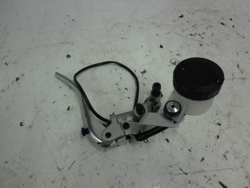 Brake Master Cylinder (Front) 2.JPG