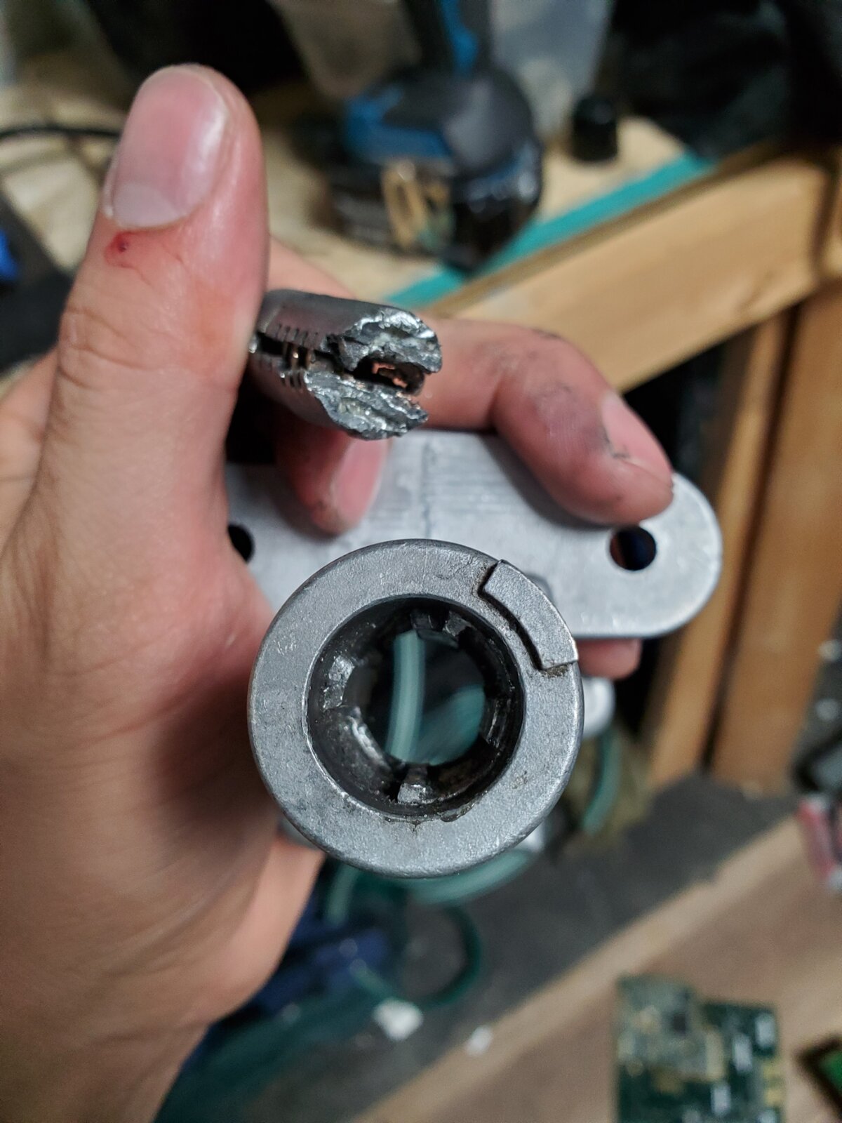 broken)cylinder.jpg