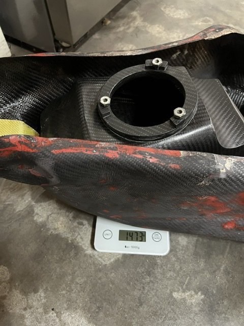 carbon tank weight.jpg
