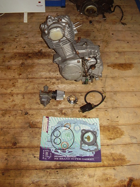 CB100N.JPG