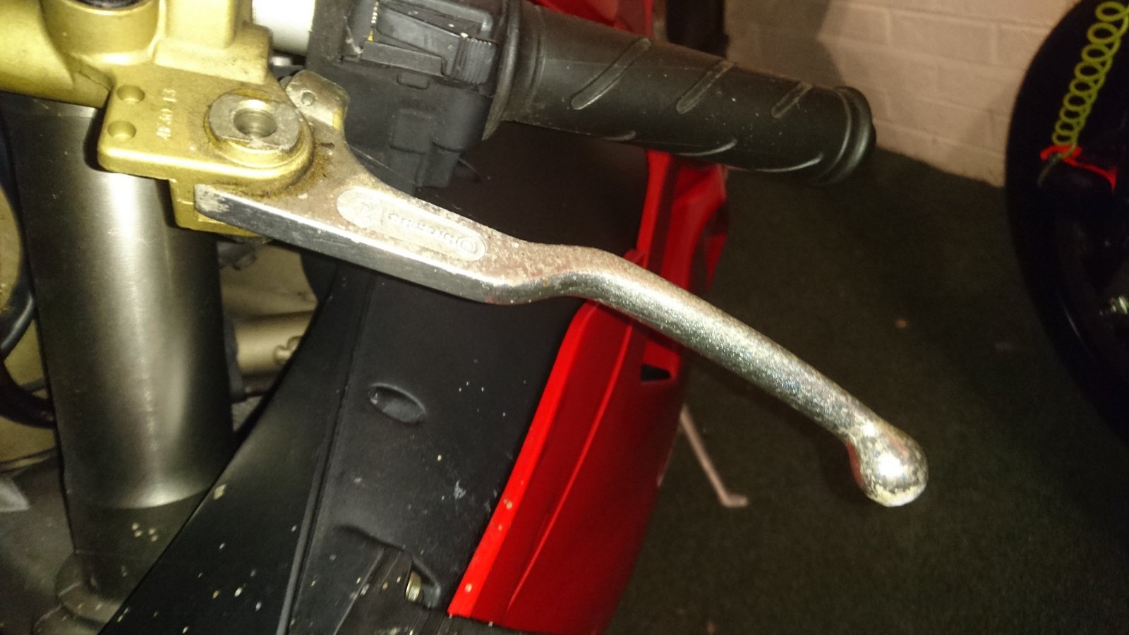 Clutch lever smaller.jpg