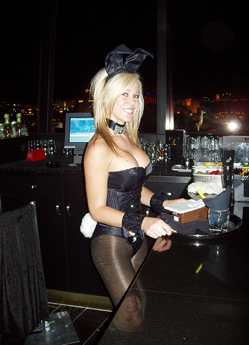 cocktail-waitress2.jpg
