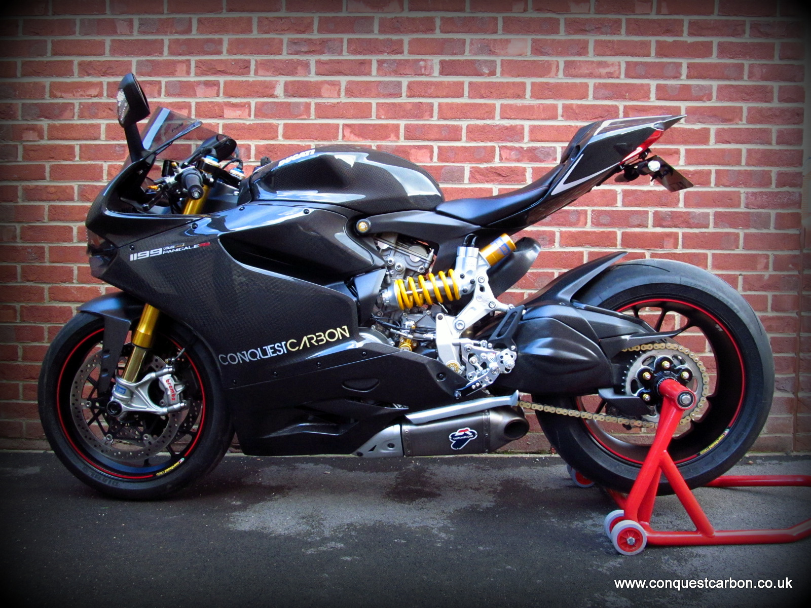 Conquest Carbon.jpg