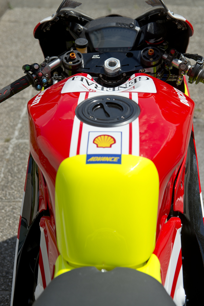 desmo lo 13 S.jpg