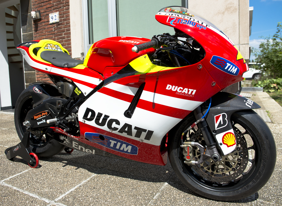 desmo lo 8 S.jpg