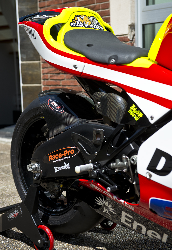 desmo lo 9 S.jpg