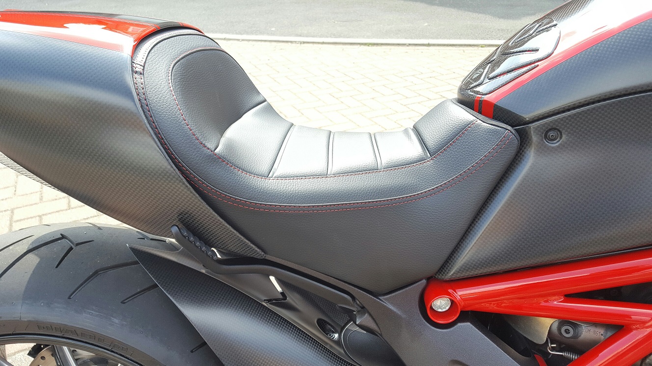 Diavel seat 2..jpg