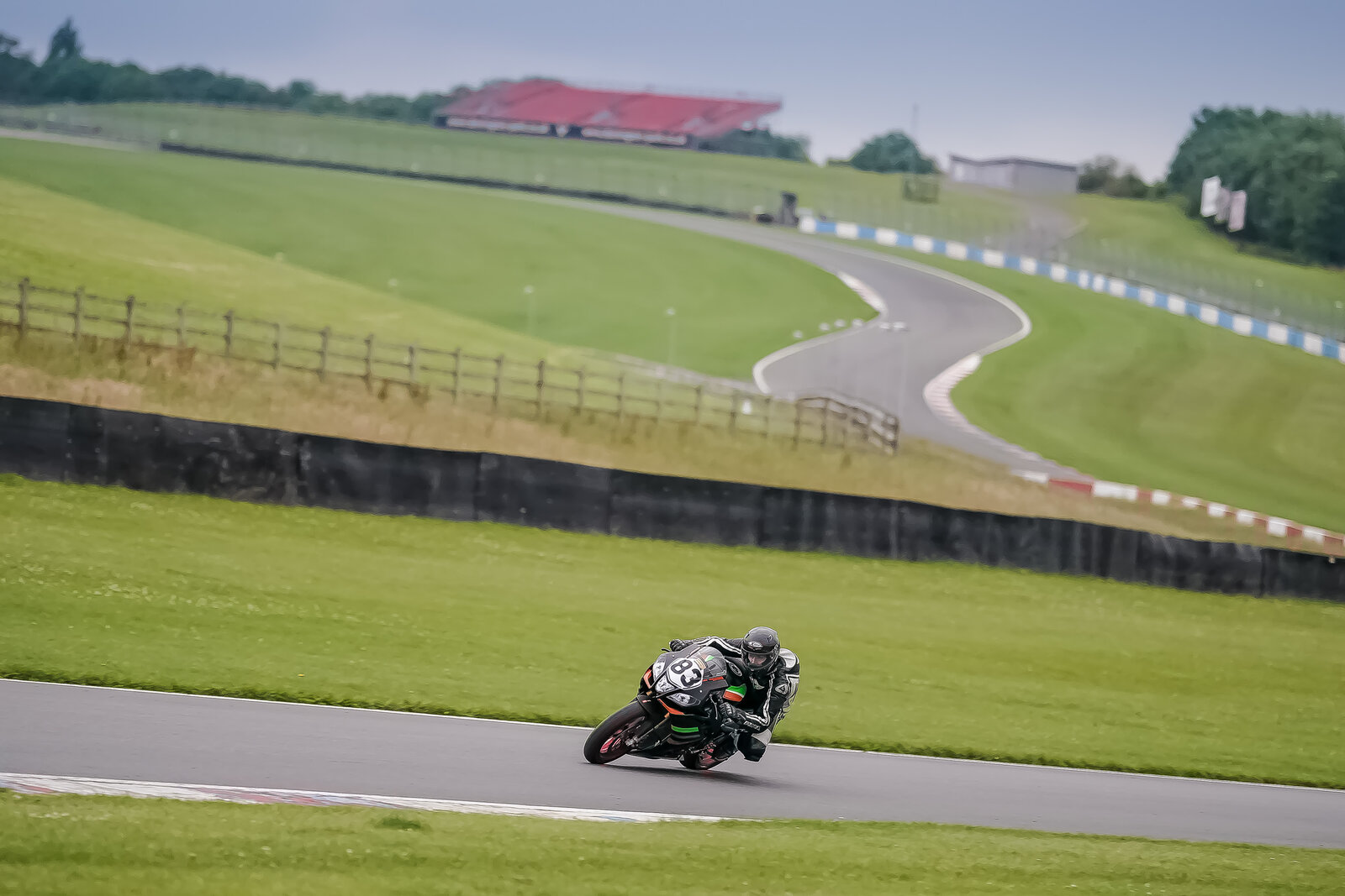 downloadl_020720_2668_donington.jpg