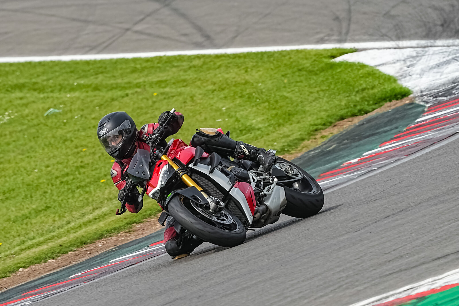 downloadz_180522_5103_donington.jpg