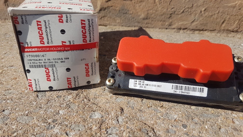 Duc ECU2.jpg