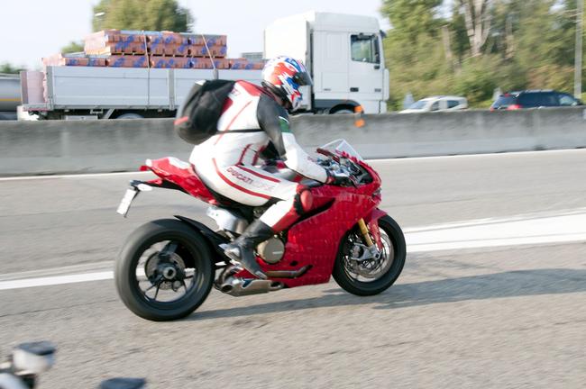 Ducati-1199-Panigale-Spy-Shoots-1.jpg