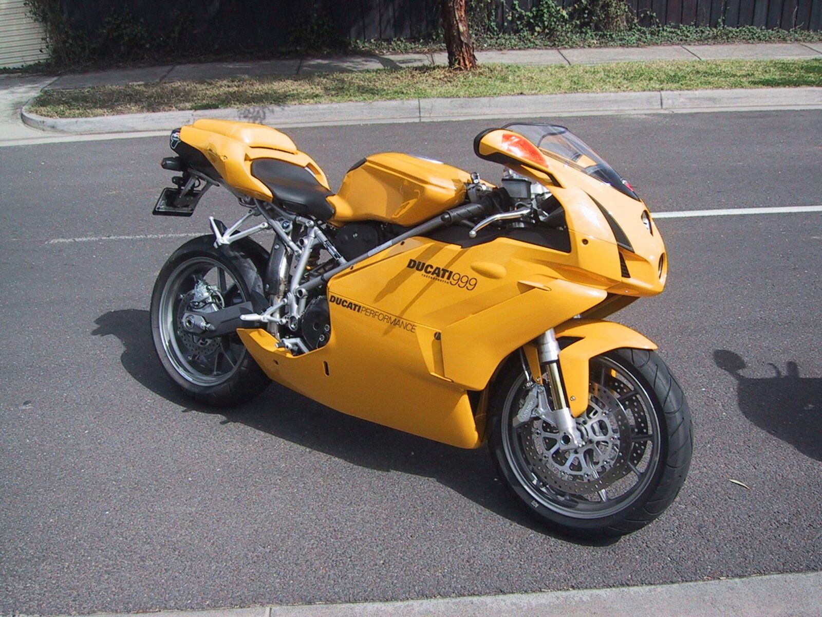 Ducati-999_mp112_pic_16685.jpg