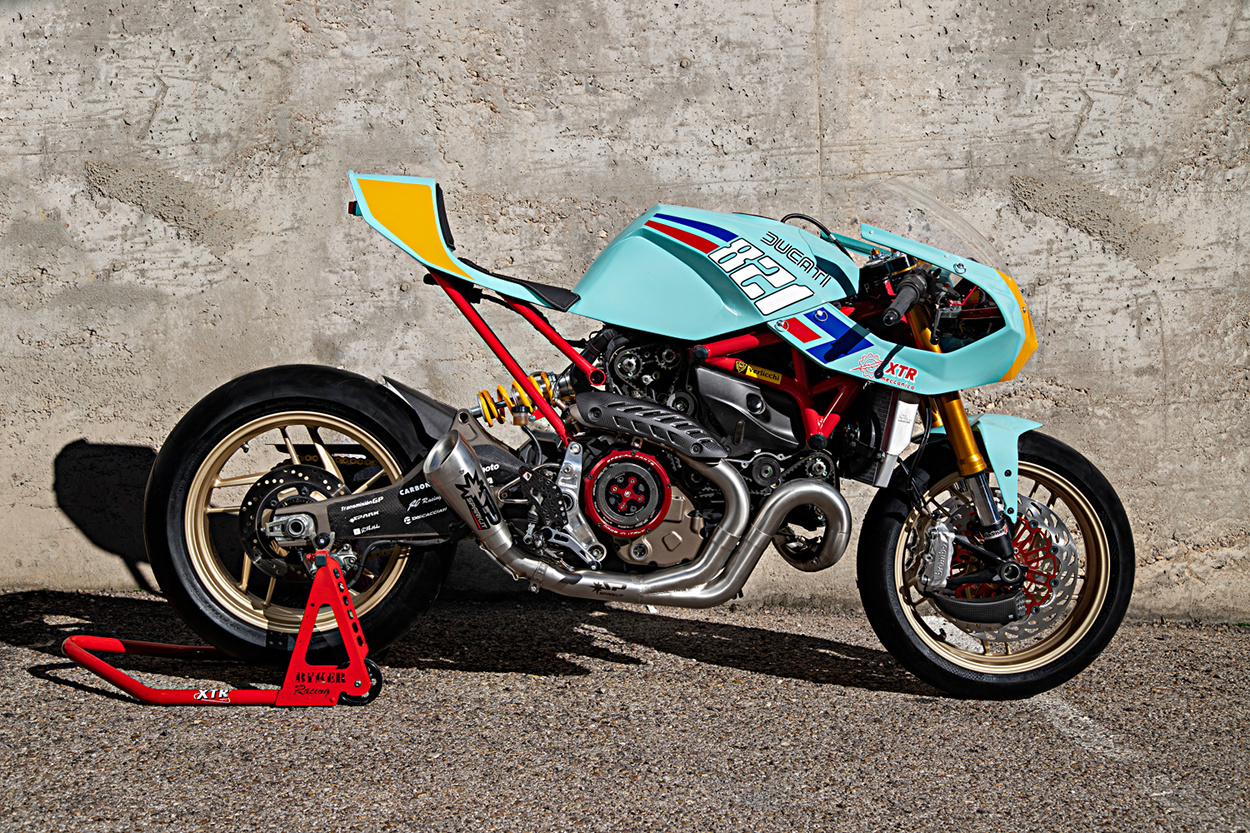 Ducati-Monster-821-Cafe-Racer-4.jpg