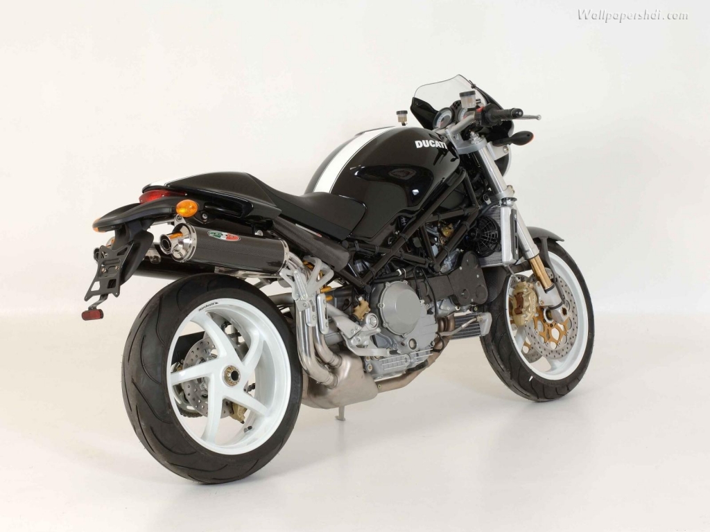 ducati-monster-s4r-black_1024x768.jpg