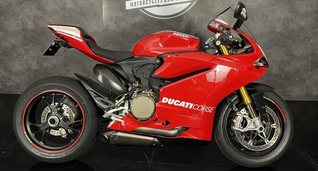 ducati-panigale-1199-r-2016-red_735645.jpg