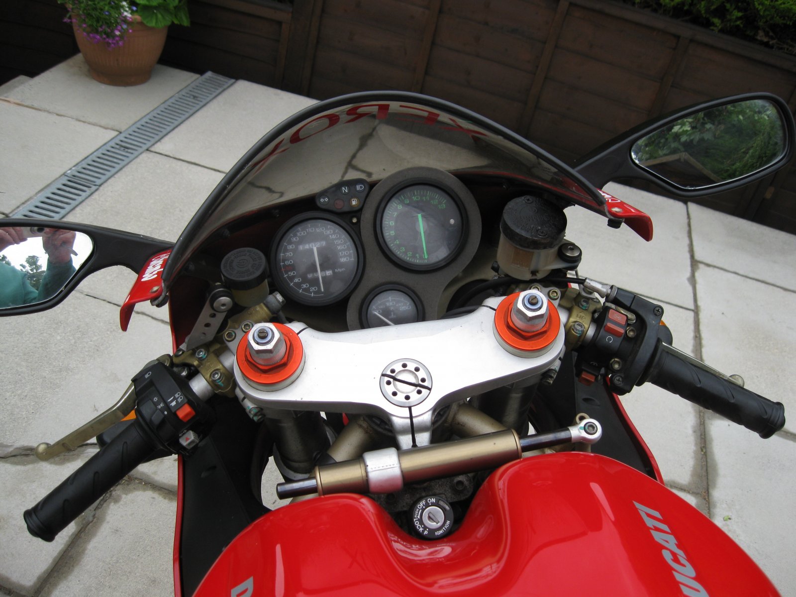 ducati pics 002.JPG