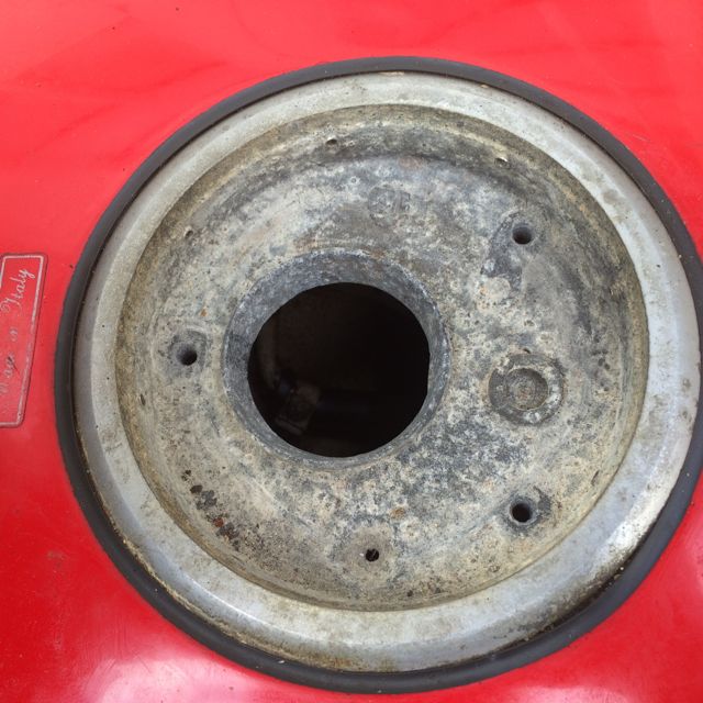 ducati ss tank filler.jpg