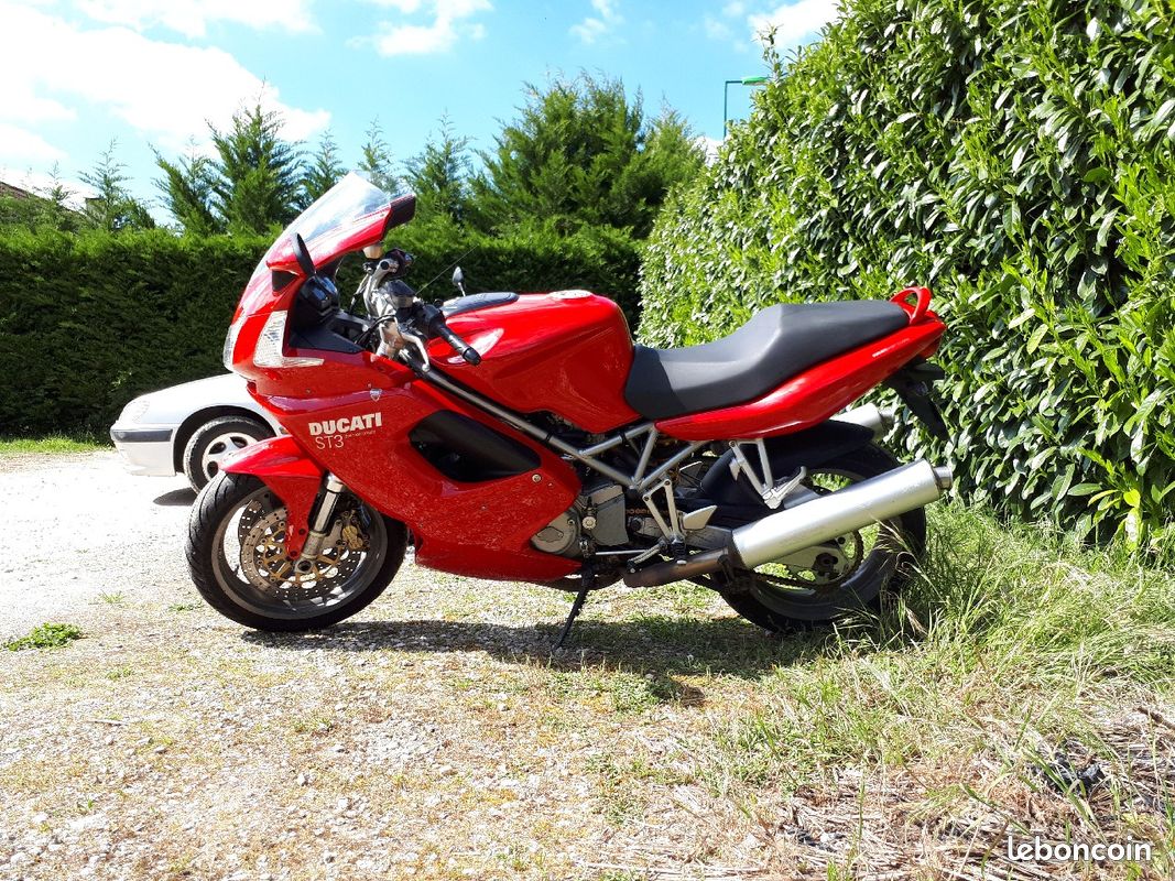 Ducati ST3 - side left.jpg