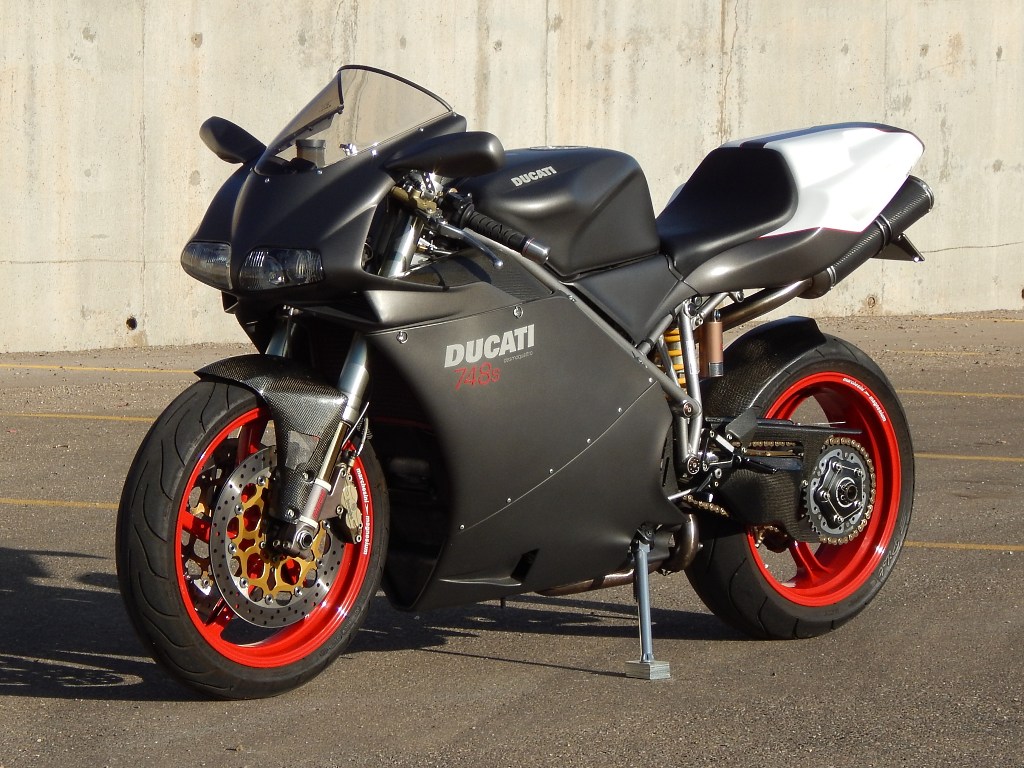 ducati748s_101.jpg