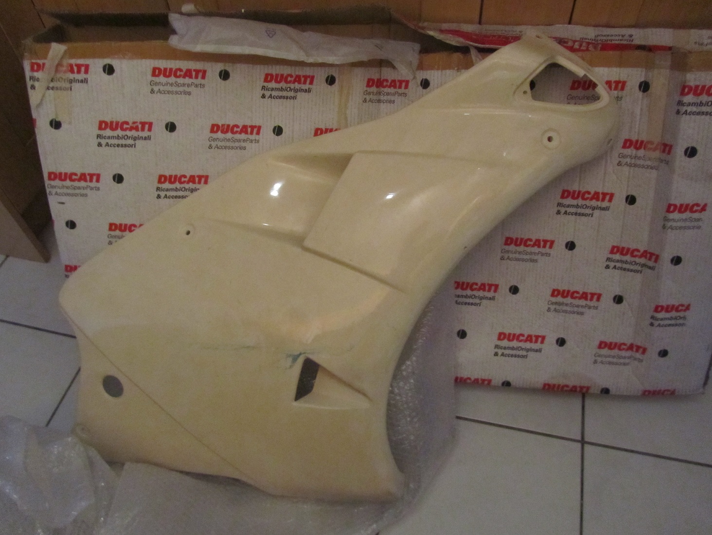 ducati888side 001.JPG