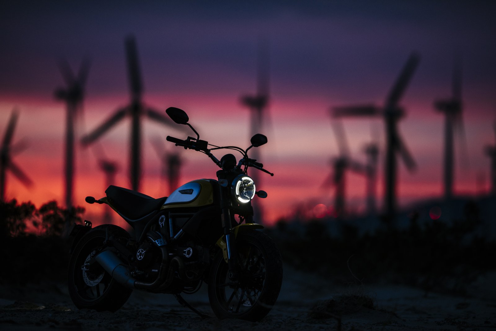 Ducati_Scrambler_Palm_Spring_01.jpg