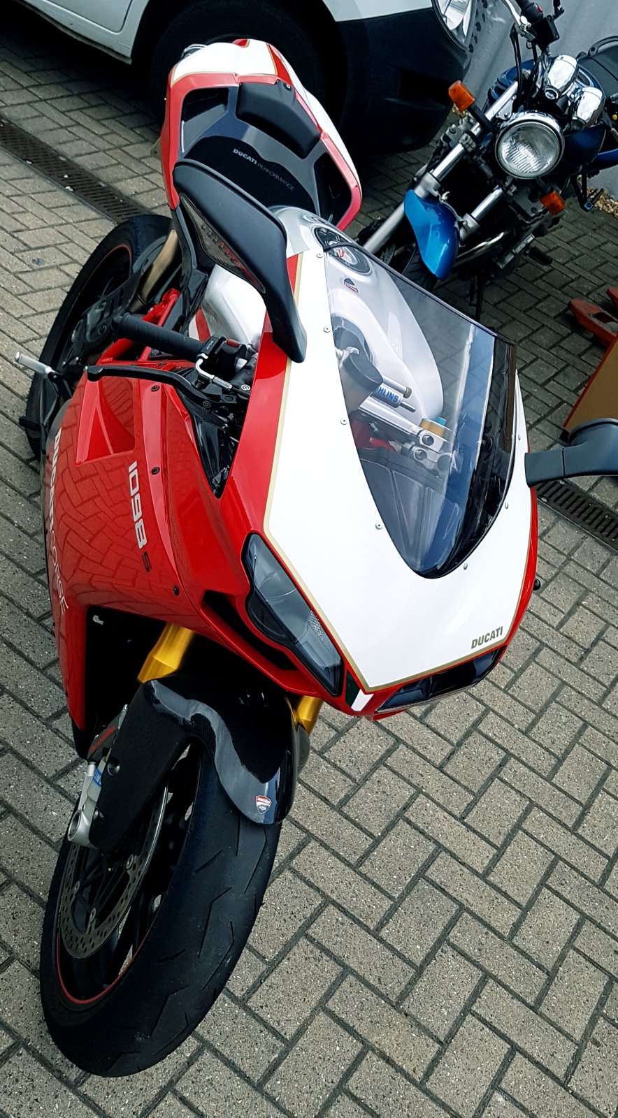 Ducatimoneyshot2.jpg