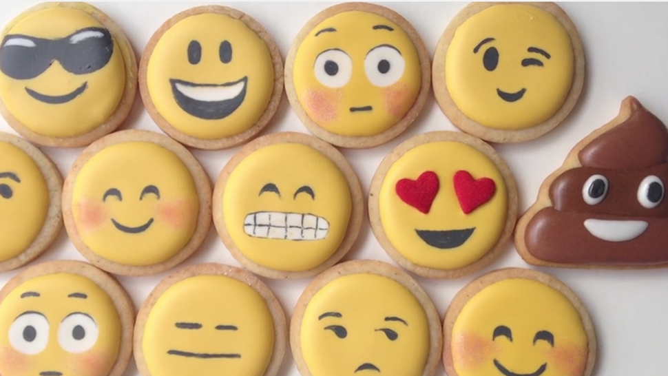 Emoji-Cookies-by-Sweet-Ambs-06062015.jpg