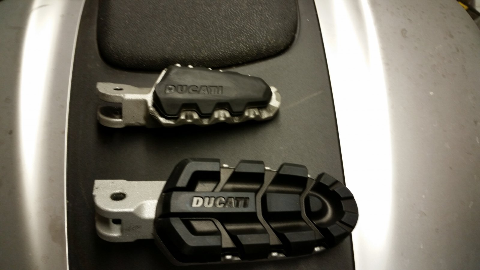 Enduro footrests 2.jpg